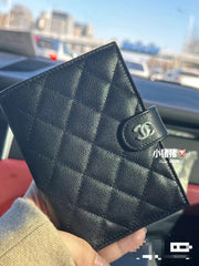 CC BIFOLD WALLET CAVIAR 14 BLACK GRAINED CALFSKIN