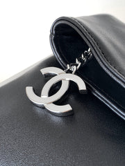 CHANEL 25S HOBO BAG 40 CM IN BLACK SMOOTH CALFSKIN