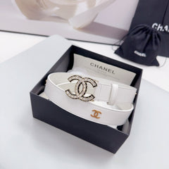 CC 30MM BELT IN WHITE SMOOTH CALFSKIN METAL LOGO GOLD HARDWARE