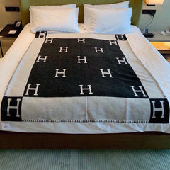 TIGRE BAYADERE BLANAVALON III THROW BLANKET IN BLACK CASHMERE 407142