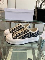 WALK'N PLATFORM SNEAKER IN BLACK MIX CAMEL BROWN EMBROIDERY ICONIC PATTERNS FABRIC