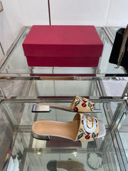 VLTN HIGH HEEL 25S 30 MM IN BEIGE FABRIC AND SILVER LAMBSKIN WITH EMBROIDERED CHERRY MOTIF