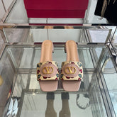 VLTN HIGH HEEL 25S 30 MM IN BEIGE FABRIC AND MUTED PINK LAMBSKIN WITH EMBROIDERED CHERRY MOTIF