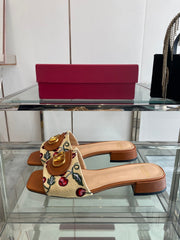 VLTN HIGH HEEL 25S 30 MM IN BEIGE FABRIC AND BROWN LAMBSKIN WITH EMBROIDERED CHERRY MOTIF