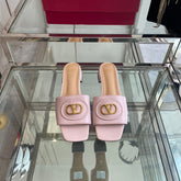 VLTN HIGH HEEL 25S 30 MM IN LIGHT PINK LAMBSKIN WITH GOLD HARDWARE