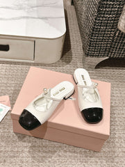 FLAT MULE IN WHITE MIX BLACK PATENT CALFSKIN