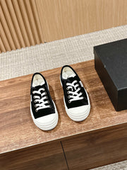 CONVERSE SNEAKER IN BLACK VELVET