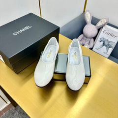 CC SIMPLE FLATS 25S IN WHITE GLOSSY LEATHER