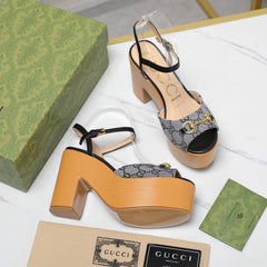 GG HORSEBIT WEDGE SANDAL IN BLACK MONOGRAM JACQUARD FABRIC AND SHEEPSKIN LINING