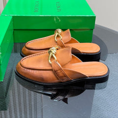 ASTAIRE MULE IN CINNAMON BROWN CALFSKIN WITH GOLD HARDWARE