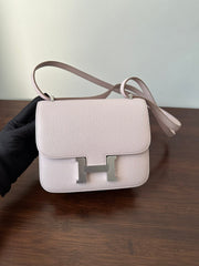 CONSTANCE 18 LIGHT PINK CHEVRE SILVER HARDWARE