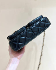 DOUBLE POCKETS FLAP BAG TOP HANDLE 24 IN BLACK LAMBSKIN GOLD HARDWARE