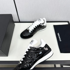 SPORTS SHOES IN GLOSSY BLACK CALFSKIN