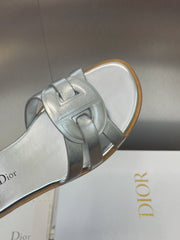D-CLUB SLIDE SANDAL 25S IN SILVER GLOSSY CALFSKIN