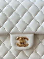 CHANEL 25S CLASSIC FLAP BAG 25 CM IN WHITE LAMBSKIN WITH GOLD HARDWARE