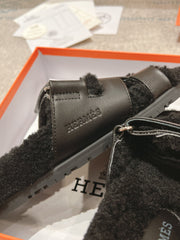 CHYPRE SANDAL IN BLACK SHEARLING AND CALFSKIN