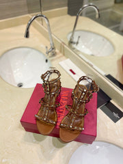 ROCKSTUD SANDAL WITH STRAP IN BRONZE BROWN CALFSKIN 60 MM