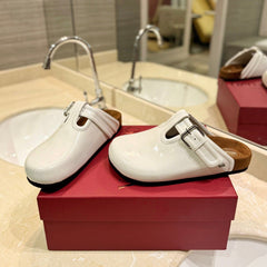 FUSSFRIEND WHITE PATENT CALFSKIN LEATHER SABOT
