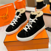 CHEALSEA BOOTS IN BLACK SUEDE AND FLEECE LINING