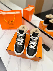 CHEALSEA BOOTS IN BLACK LAMBSKIN AND FLEECE LINING