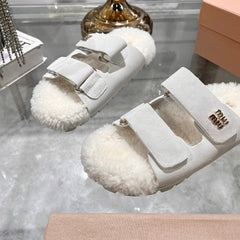 SANDAL SLIDES IN WHITE SUEDE AND SHEARLING LINING