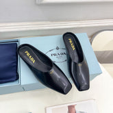 MULES SQUARE TOE IN BLACK SMOOTH LAMBSKIN