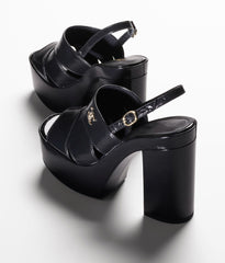 SANDALS BLACK PATENT CRUMPLED LAMBSKIN