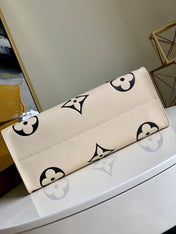 CRAFTY ONTHEGO GM 41 CREME BLACK MONOGRAM GIANT CANVAS