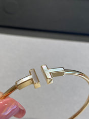 T BRACELET 1.8MM MOP GOLD