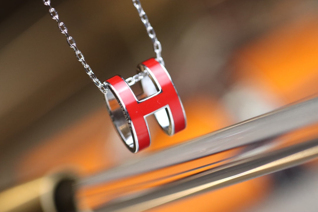 NECKLACE POP H PEDANT SILVER