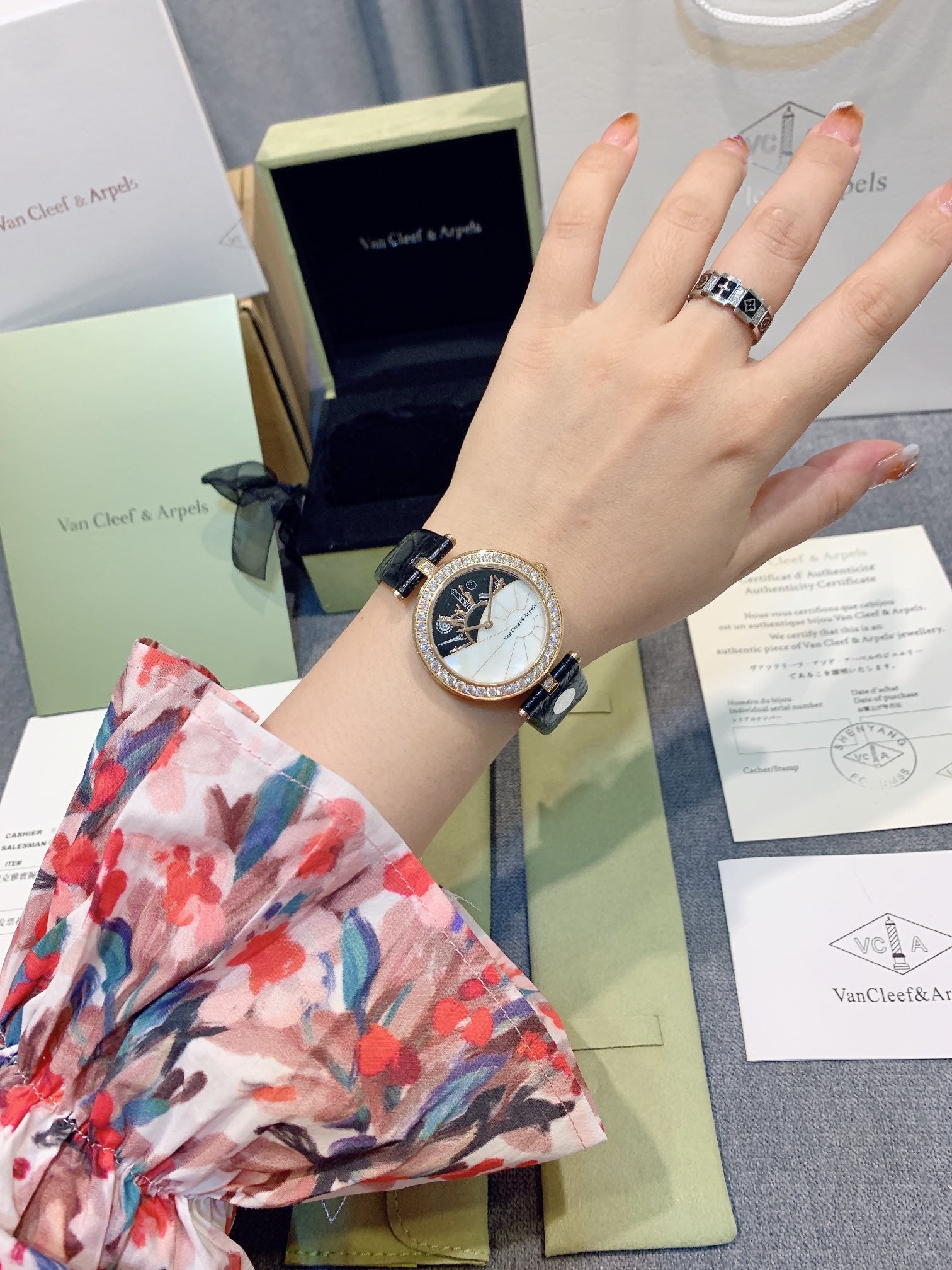 LADY ARPELS WATCHS SILVER DIAMOND PAVED