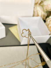 CLOVER ROCK CRYSTAL PINK GOLD NECKLACE