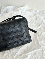 BV LOOP MINI 17CM BLACK CALFSKIN