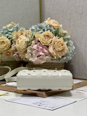 SMALL LADY D-JOY 22 BUTTERFLY STUD WHITE LAMBSKIN