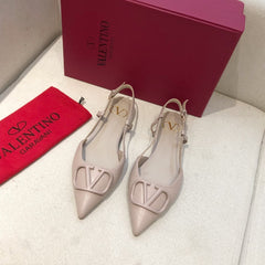 VLOGO SIGNATURE LIGHT PINK CALFSKIN FLAT SLINGBACK PUMP