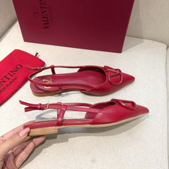 VLOGO SIGNATURE CHERRY RED CALFSKIN FLAT SLINGBACK PUMP