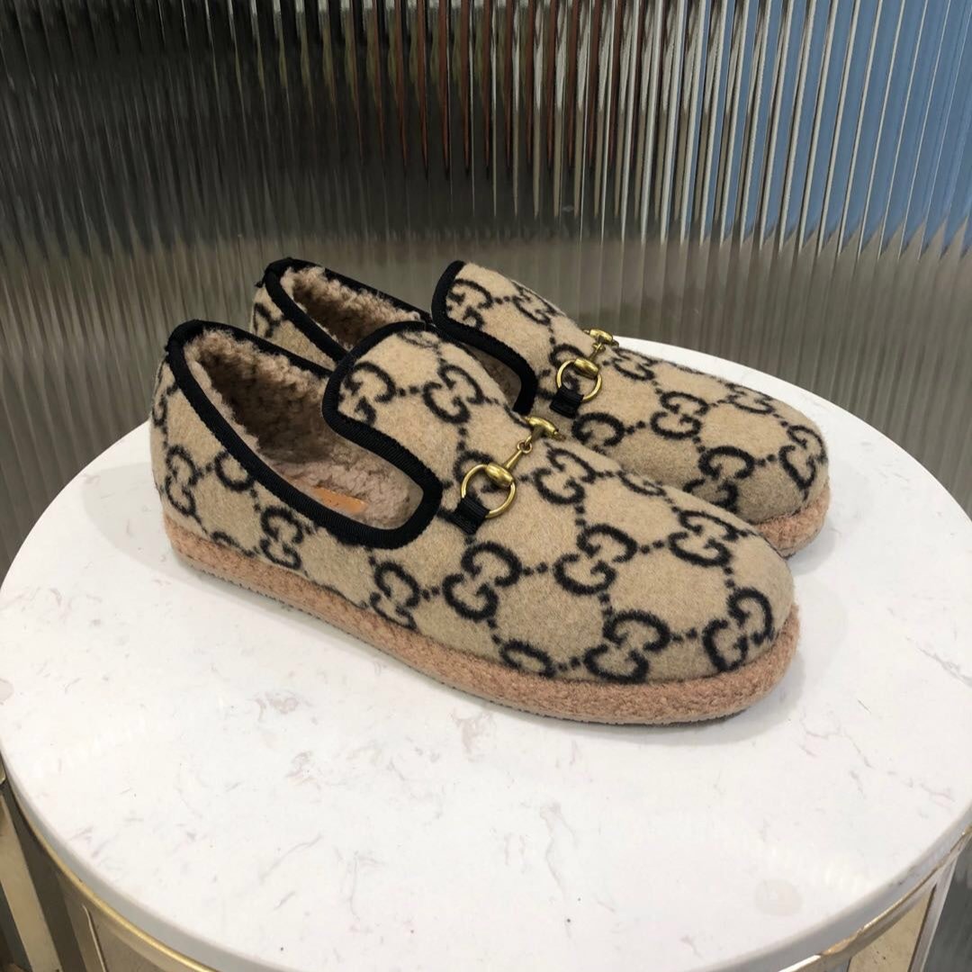 GG HORSEBIT LOAFER IN BEIGE MIX BLACK WOOL AND LAMB FUR LINING