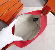 HM BRIDE-A-BRAC 21 RED CANVAS