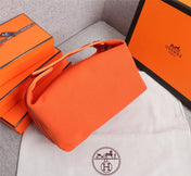 HM BRIDE-A-BRAC 21 ORANGE CANVAS