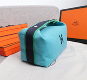 HM BRIDE-A-BRAC 25 SKY CANVAS