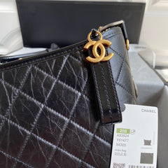 CC GABRIELLE MEDIUM 28 HOBO BAG IN BLACK CALFSKIN