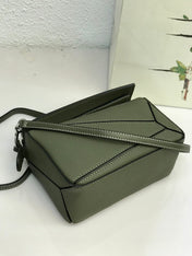LOE MINI 18 PUZZLE BAG IN JUNIPER GREEN CALFSKIN