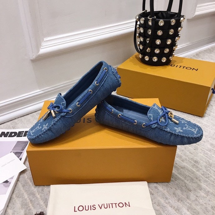 LV WOMEN'S DRIVER MOCCASIN IN BLUE MONOGRAM DENIM