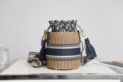 BUCKET BAG 19 IN BLACK OBLIQUE JACQUARD AND BEIGE WICKER
