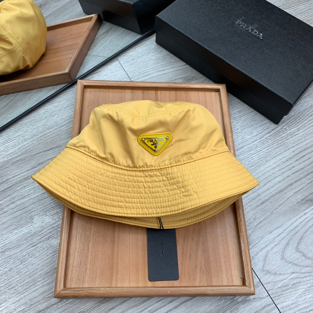 BUCKET HAT IN GOLDEN YELLOW RE-NYLON 234109