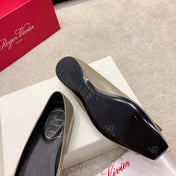 BELLE VIVIER PUMPS IN BEIGE GLOSSY CALFSKIN GOLD BUCKLE