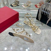 ROCKSTUD SANDAL WITH STRAPS IN WHITE CALFSKIN