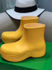 PUDDLE ANKLE BOOT IN BRIGHT YELLOW RUBBER