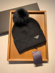 BEANIE HAT IN BLACK WOOL AND RABBIT FUR 361438