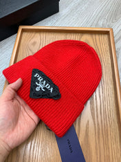 BEANIE HAT IN CHERRY RED WOOL 431358
